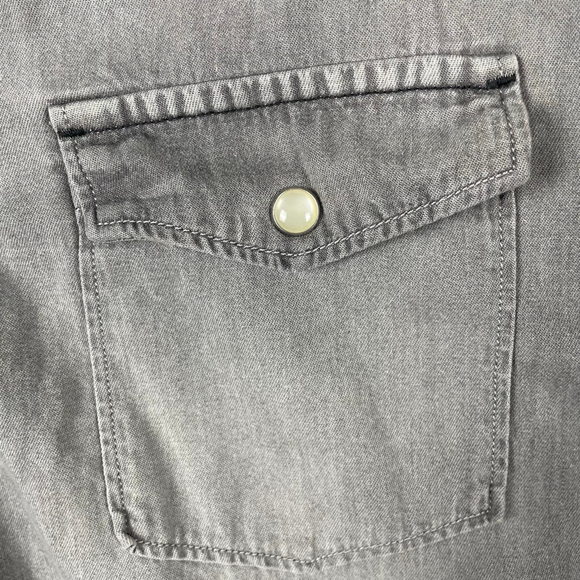Express Women's Grey Acid Wash Denim Western Shirt Pearl Snap Large - Picture 4 of 6